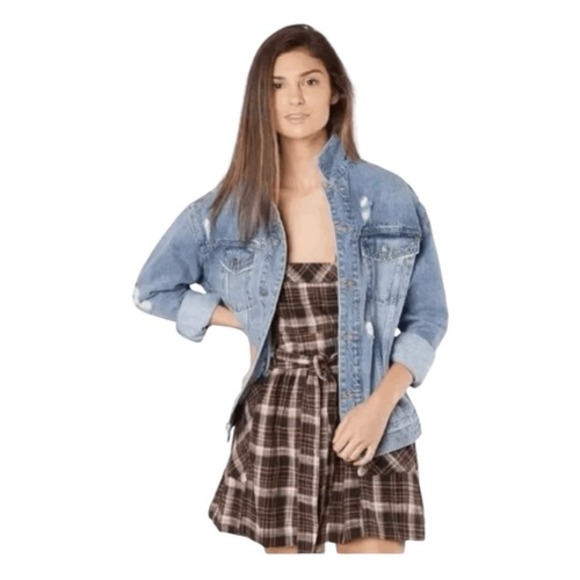 Free People‎ Studded Denim Trucker Jacket Blue Medium Wash Distressed Denim XS - Picture 1 of 13